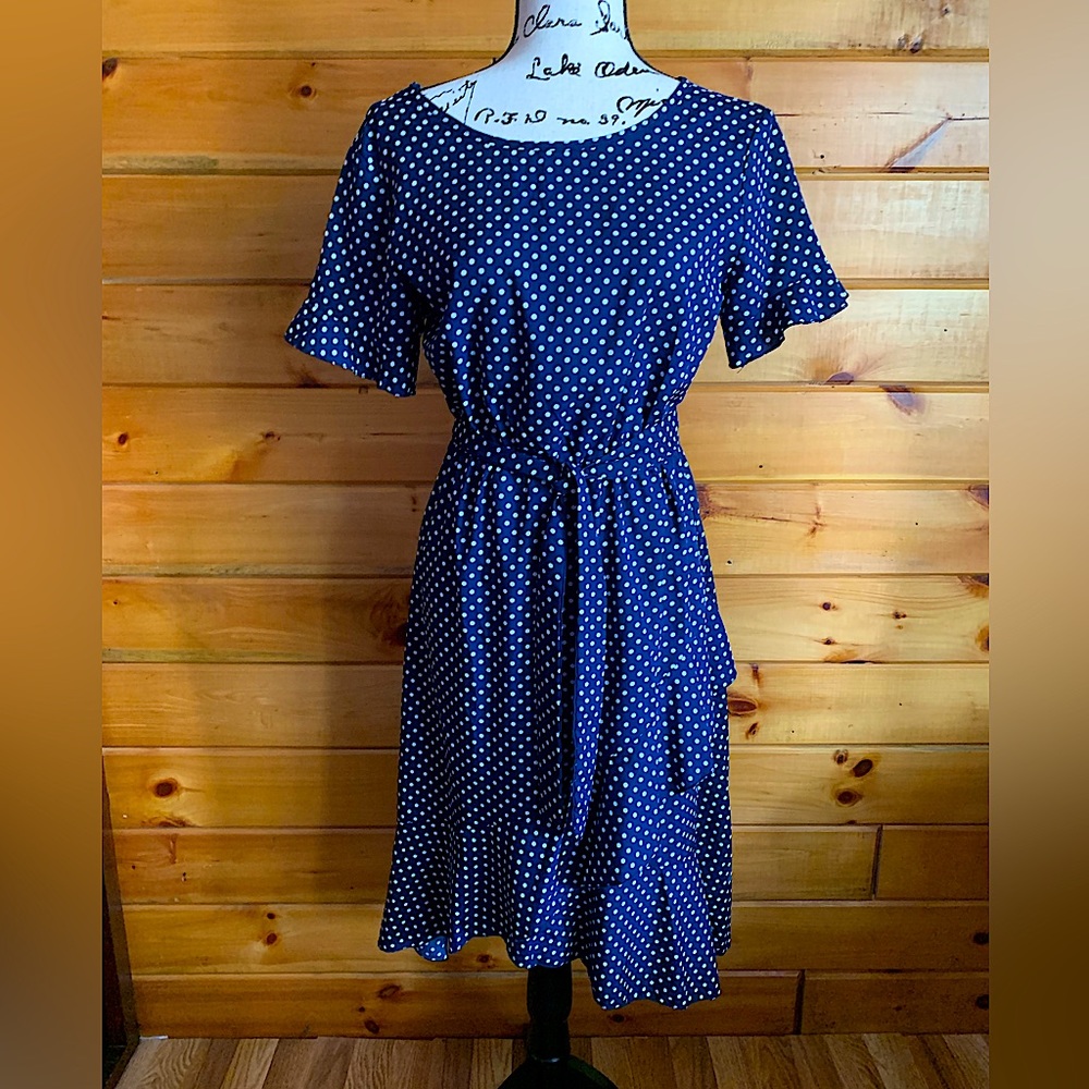 NWOT Navy and White Polka Dot High Low Midi Dress Size Med.